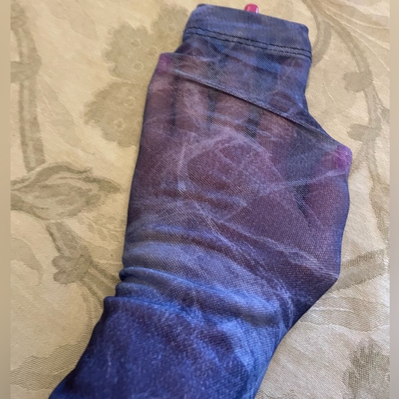 New Nike Dri-Fit Abstract Print Mesh Leggings Compression Short Built In XS TP - Picture 14 of 16